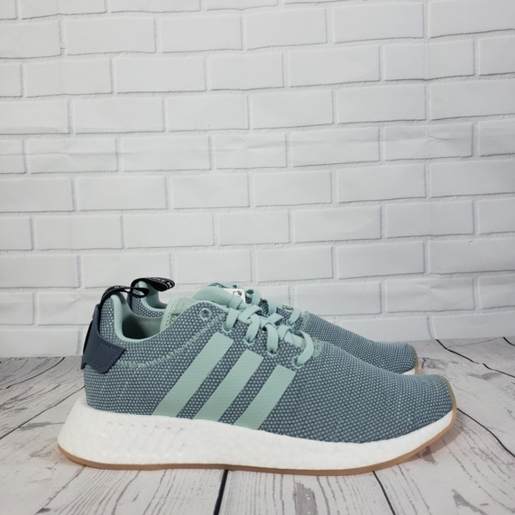 Women's Adidas NMD_R2 Running Shoe Size 9 - Picture 2 of 8